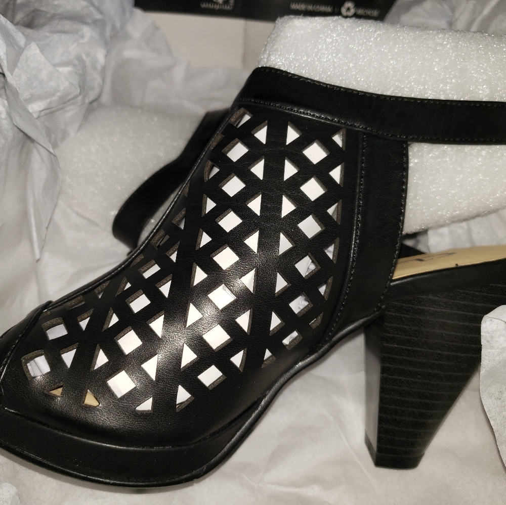 Women's shoes